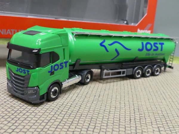 1/87 Herpa Iveco S-Way LNG Silo-Sattelzug Jost Group 315609