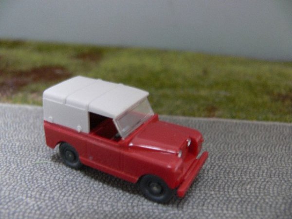 1/87 Wiking Land Rover hellbraunrot 100 10