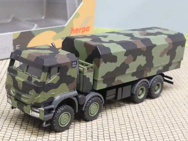 1/87 Herpa Iveco Trakker 8x8 geschützt Pritschen-LKW Flecktarndesign 746922