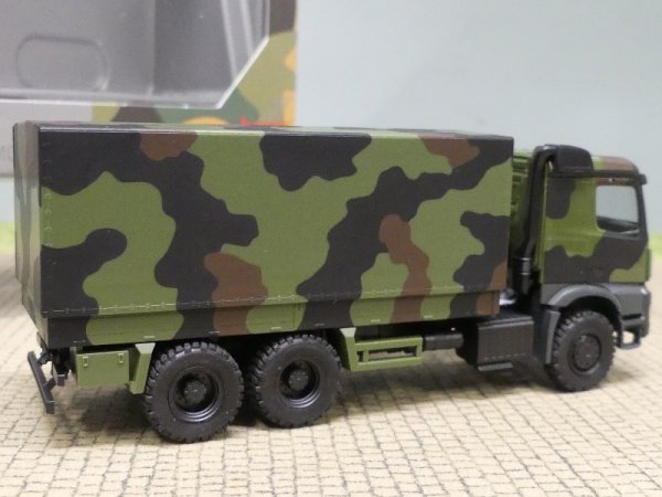 1/87 Herpa MB Arocs 6x6 Pritsche/Plane Bundeswehr flecktarn 746991