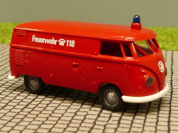 1/87 Brekina # 1112 VW T1 b Feuerwehr 118 Schweiz CH 93225