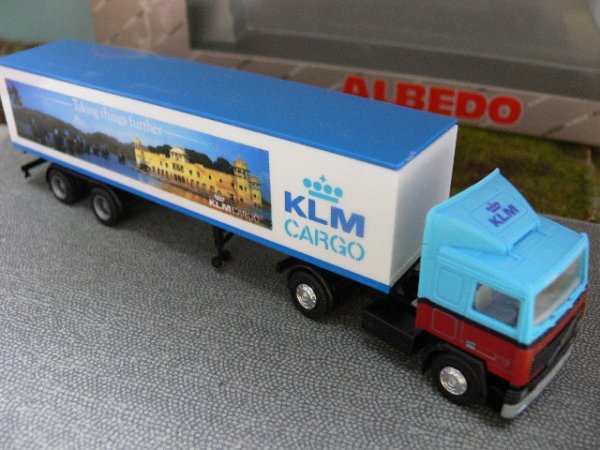 1/87 Albedo Volvo F12 KLM Cargo Koffer-Sattelzug