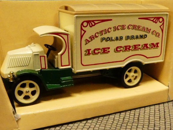 Matchbox Yesteryear Mack AC 1920 Arctic Ice Cream Co. Polar Brand Y30