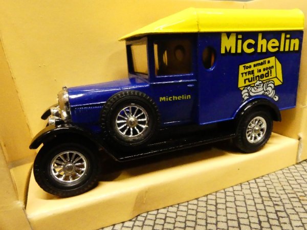 Matchbox Yesteryear Morris Cowley Van 1929 Michelin Y19