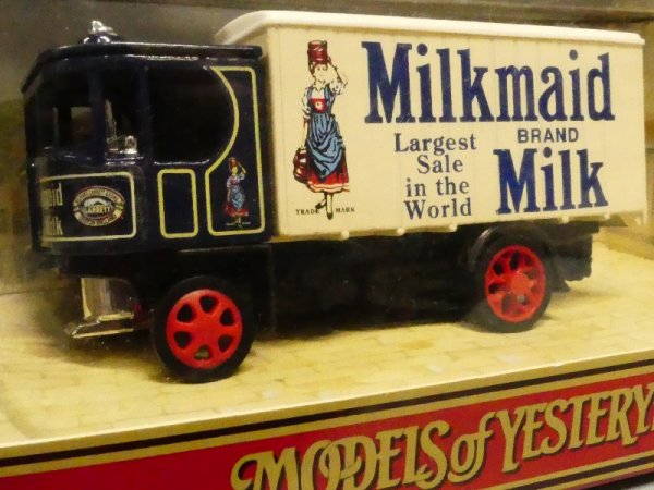 Matchbox Yesteryear Garrett Steam Wagon 1929 Milkmaid Y37B