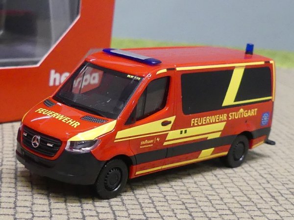 1/87 Herpa MB Sprinter '18 Bus Flachdach Branddirektion Stuttgart 097345