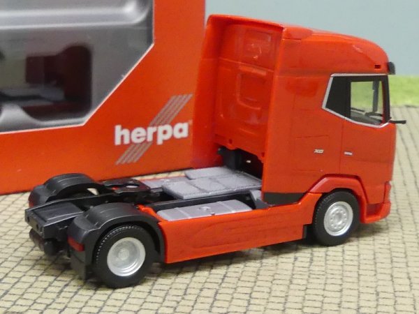 1/87 Herpa DAF XG Zugmaschine rot 315777