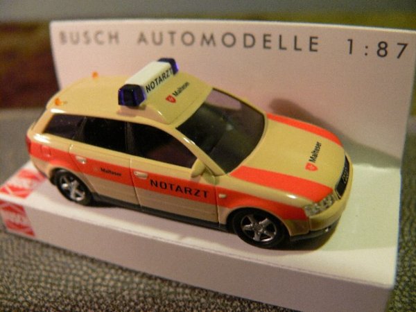 1/87 Busch Audi A4 Avant Notarzt 49262