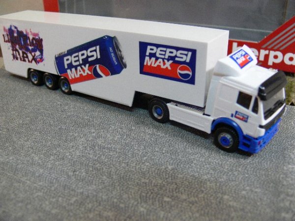 1/87 Herpa MB SK 94 SZ PEPSI 185042