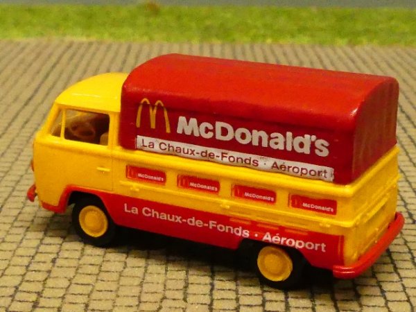 1/87 Brekina VW T2 Mc Donalds Aeroport Pritsche Plane T2#334