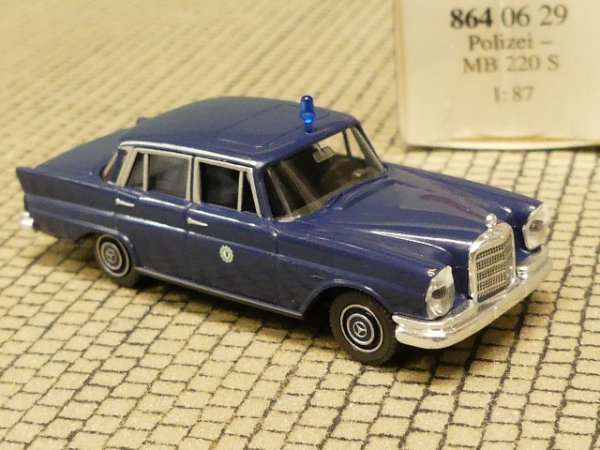 1/87 Wiking MB 220 S Polizei Berlin 864 06