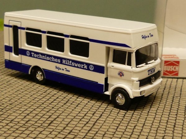 1/87 Busch MB 809 THW 40784