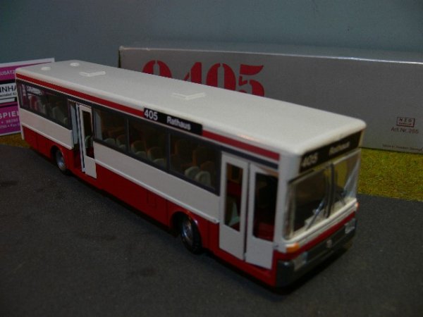 1/50 NZG MB 0 405 Stadtbus weiß / rot 255-1