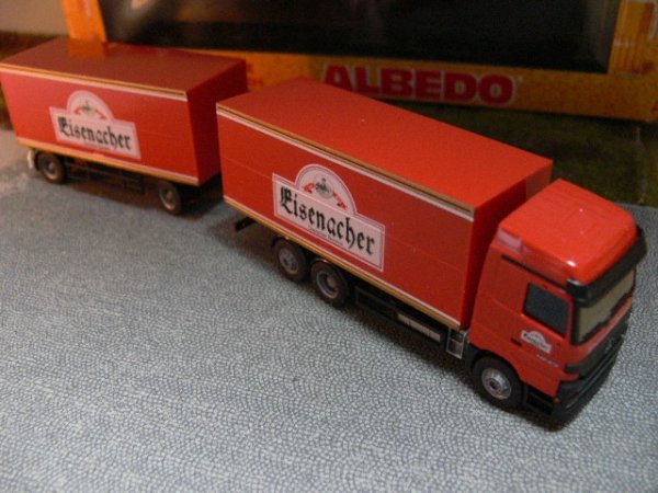 1/87 Albedo MB Actros Eisenacher Bier Koffer-HZ 250070