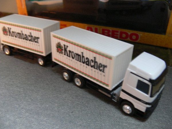 1/87 Albedo MB Actros Krombacher Container-HZ 250047