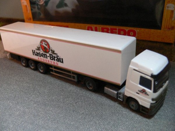 1/87 Albedo MB  Actros Hasen-Bräu Augsburg 250065