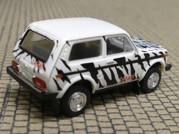 1/87 Brekina Lada Niva Safari 27216