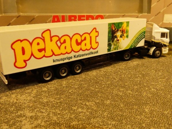 1/87 Albedo MAN F2000 pekacat Koffer Sattelzug 800015