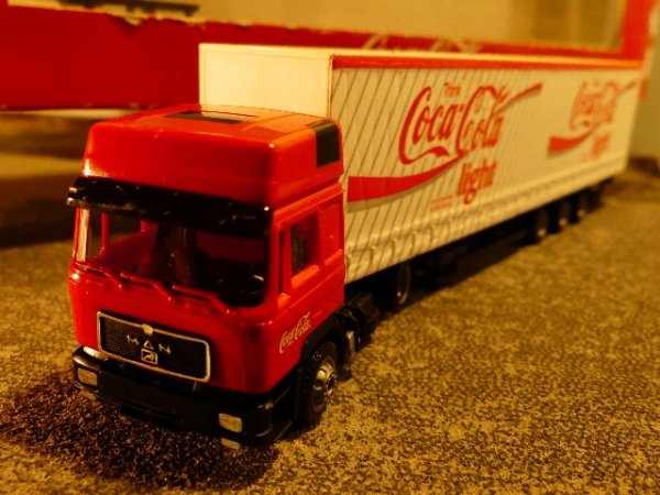 1/87 Albedo MAN F90 Coca Cola Light Planen Sattelzug 400136