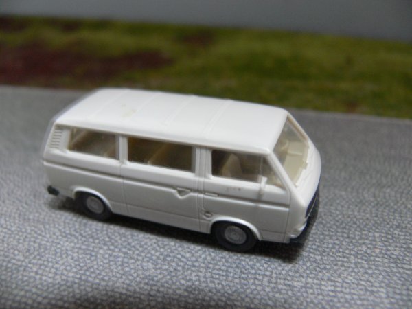 1/87 Wiking VW T3 Bus grauweiß 292