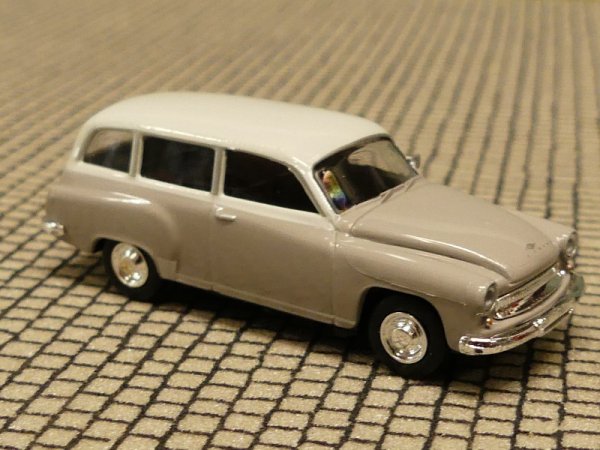 1/87 Brekina Wartburg 311 Kombi platingrau/lichtgrau 27183