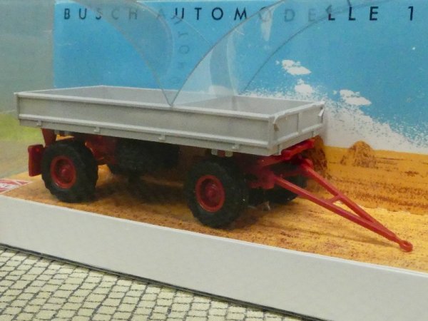 1/87 Busch Anhänger IFA HW60 grau/rot ohne Kippgestänge 53005