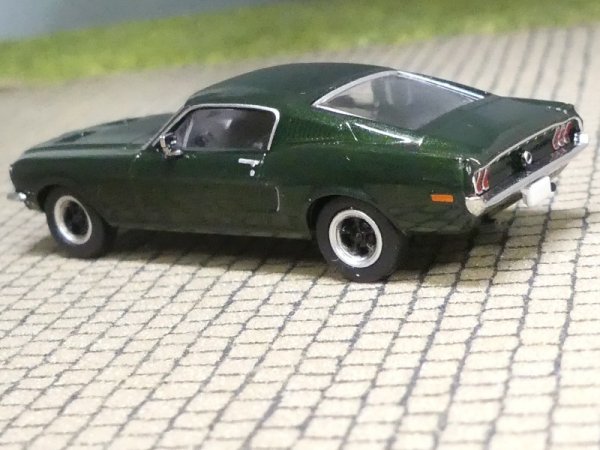 1/87 Brekina Ford Mustang Fastback dunkelgrün metallic 19600