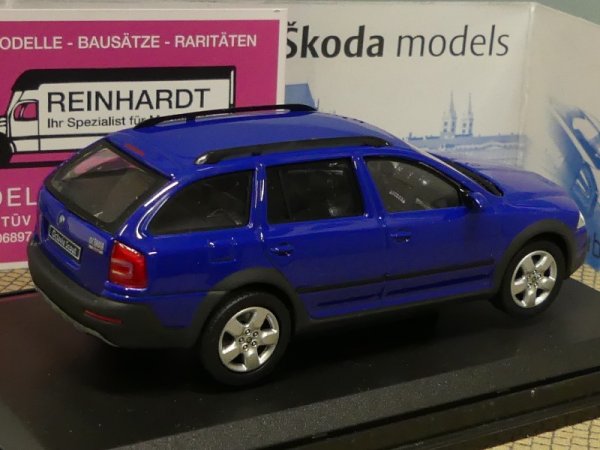 1/43 Abrex Skoda Octavia Combi Scout blau A4