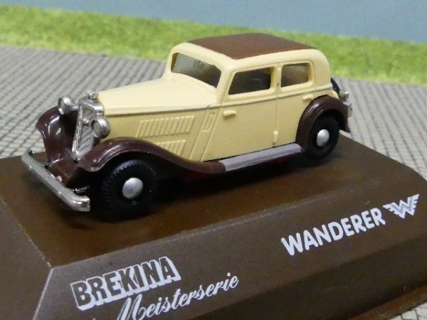 1/87 Brekina Wanderer beige Dach braun PC Box