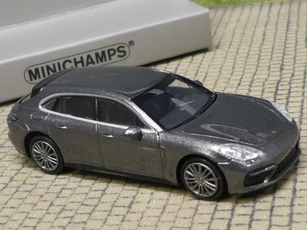 1/87 Minichamps Porsche Panamera Turbo S E-Hybrid 2017 870 06712