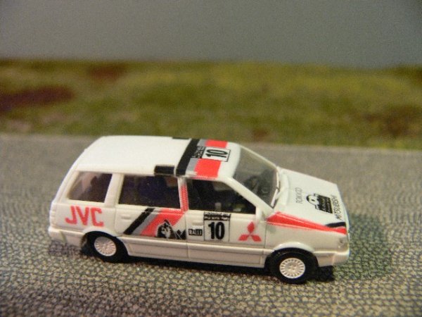 1/87 Rietze Mitsubishi Space Wagon JVC # 10