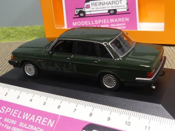 1/43 Maxichamps Volvo 240 GL dunkelgrün 940 171404