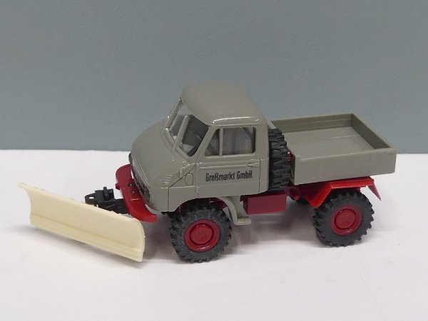 1/87 Brekina Unimog 411 Großmarkt mit Schneeschieber 39016