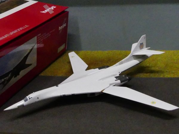 1/200 Herpa Ukrainian Air Force Tupolev TU-160 Blackjack White Swan 184th Guards Heavy Bomber Aviation Regiment 570824