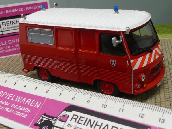 1/43 IXO Peugeot J7 VSAB Feuerwehr KL049