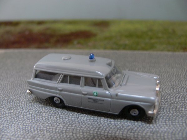 1/87 Brekina MB 190 C Kombi Werksärztlicher Dienst