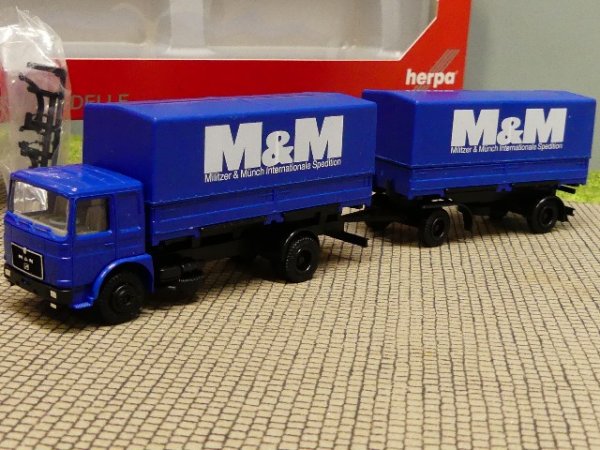 1/87 Herpa MAN F8 M&M Militzer & Münch Wechselpritschen Hängerzug #484