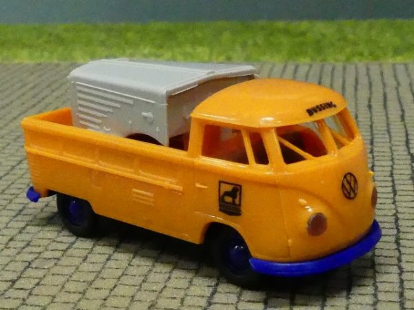 1/87 Brekina # 1762 VW T1 b Pritsche Büssing mit Ladegut 32968