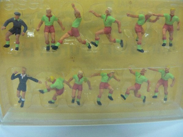 1/87 Preiser Fussballmannschaft 0075