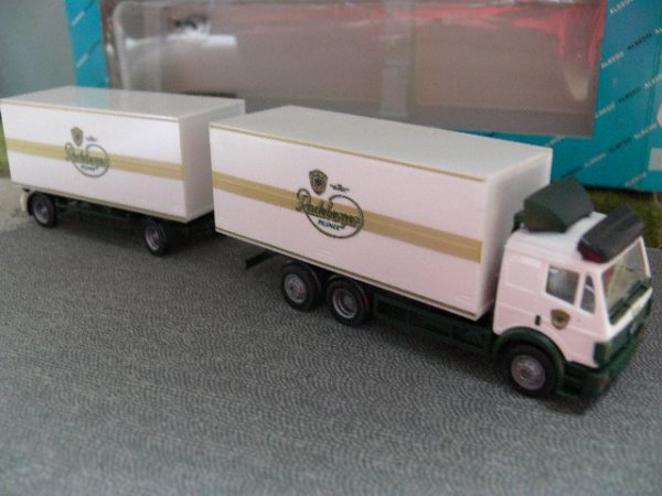 1/87 Albedo MB SK Radeberger Pilsener Koffer-Hängerzug 295015