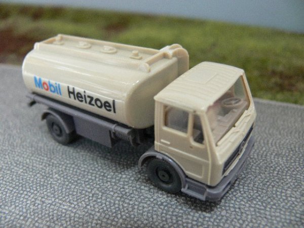 1/87 Wiking MB Mobil Heizöl-Kesselwagen 810 5A