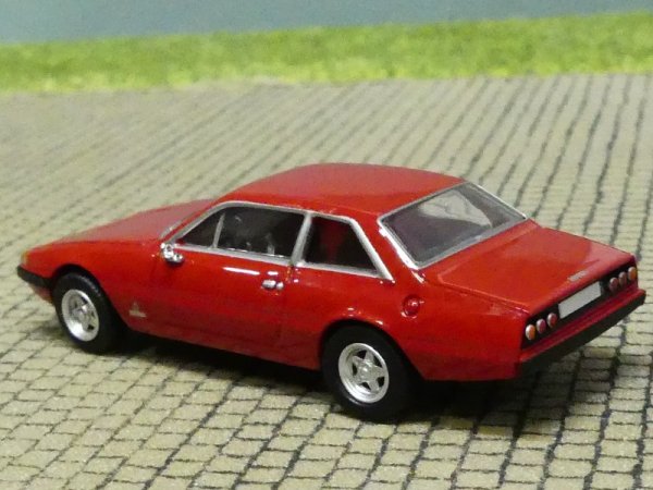 1/87 PCX Ferrari 365 GT4 2+2 rot 870133