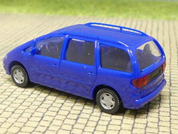 1/87 Wiking VW Sharan dunkelblau 299 01