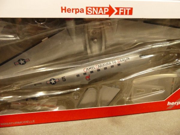 1/100 Herpa Douglas C-47A Skytrain U.S. Army Air Forces 612302