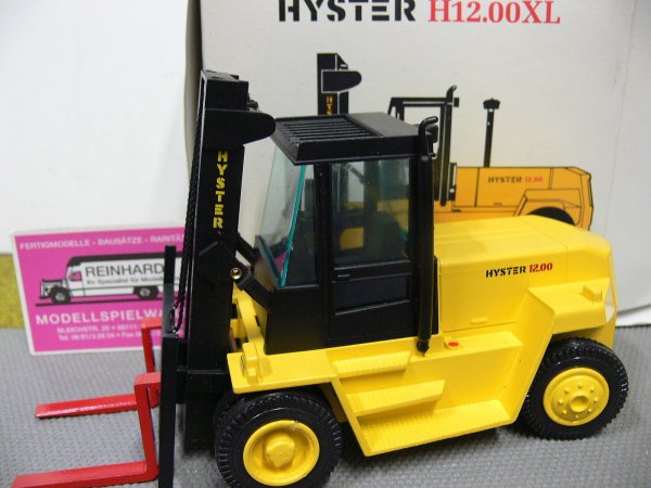 1/30 NZG Hyster H12.00XL Stapler 362