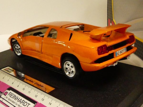 1/24 Burago Lamborghini Diabolo orange 18-22086