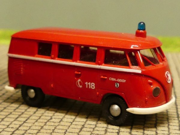 1/87 Brekina # 0289 VW T1 b Feuerwehr Ciba-Geigy CH Bus