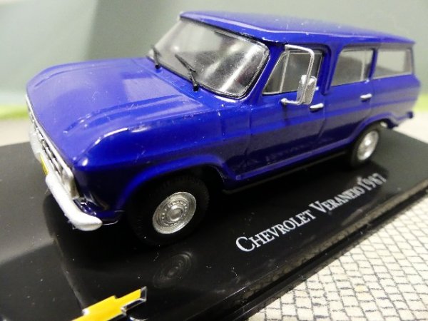 1/43 Chevrolet Veraneio blau 1987