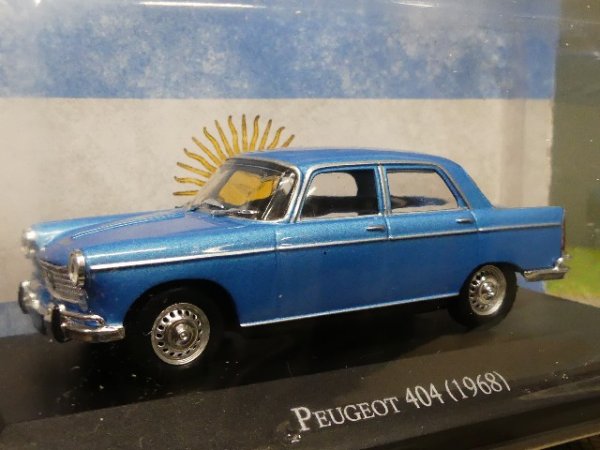 1/43 Peugeot 404 1968 blau metallic