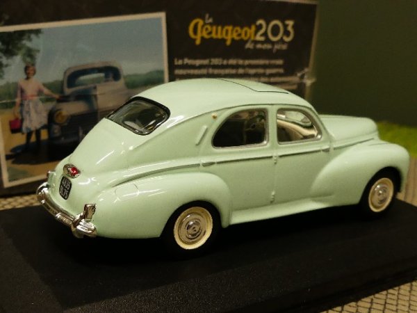 1/43 Peugeot 203 hellgrün